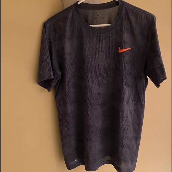 Nike Dri Fit top for Men - Picture 1 of 3